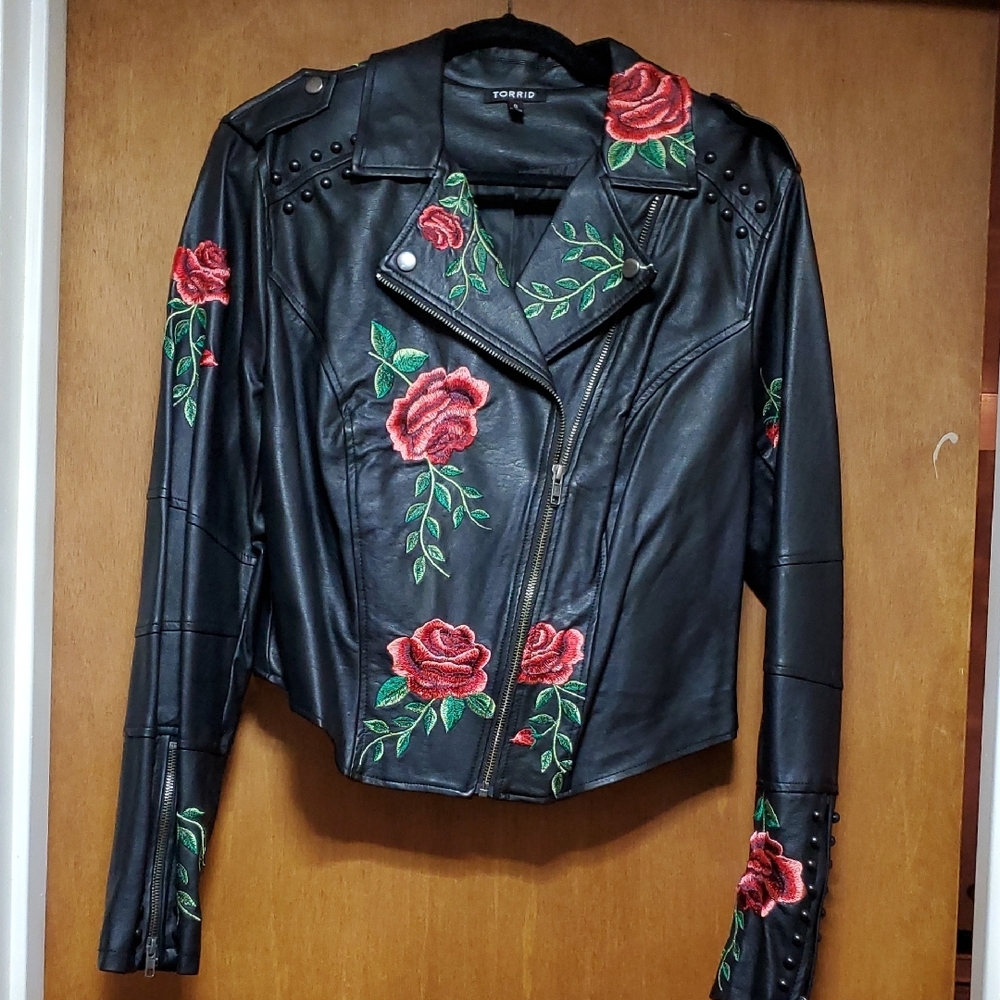 Torrid Black Floral Embroidered Women's Jacket Plus Size